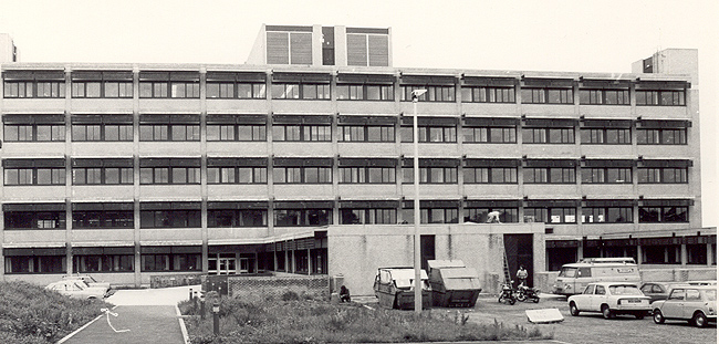 The current School and Hospital nearing completion in 1978. This is the view from Richardson Road showing ample car parking.